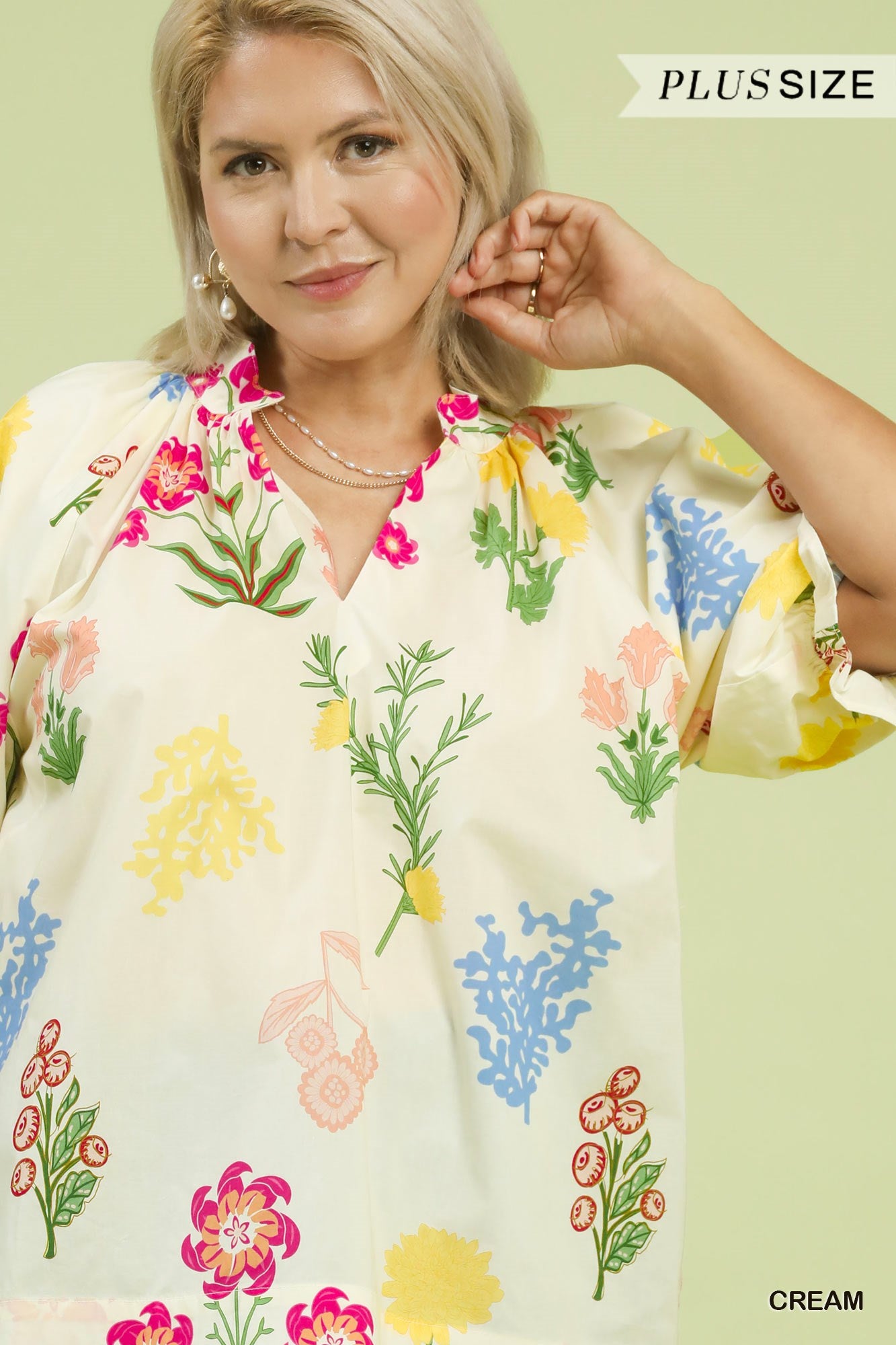 Umgee  Floral Scalloped Hem Top Cream